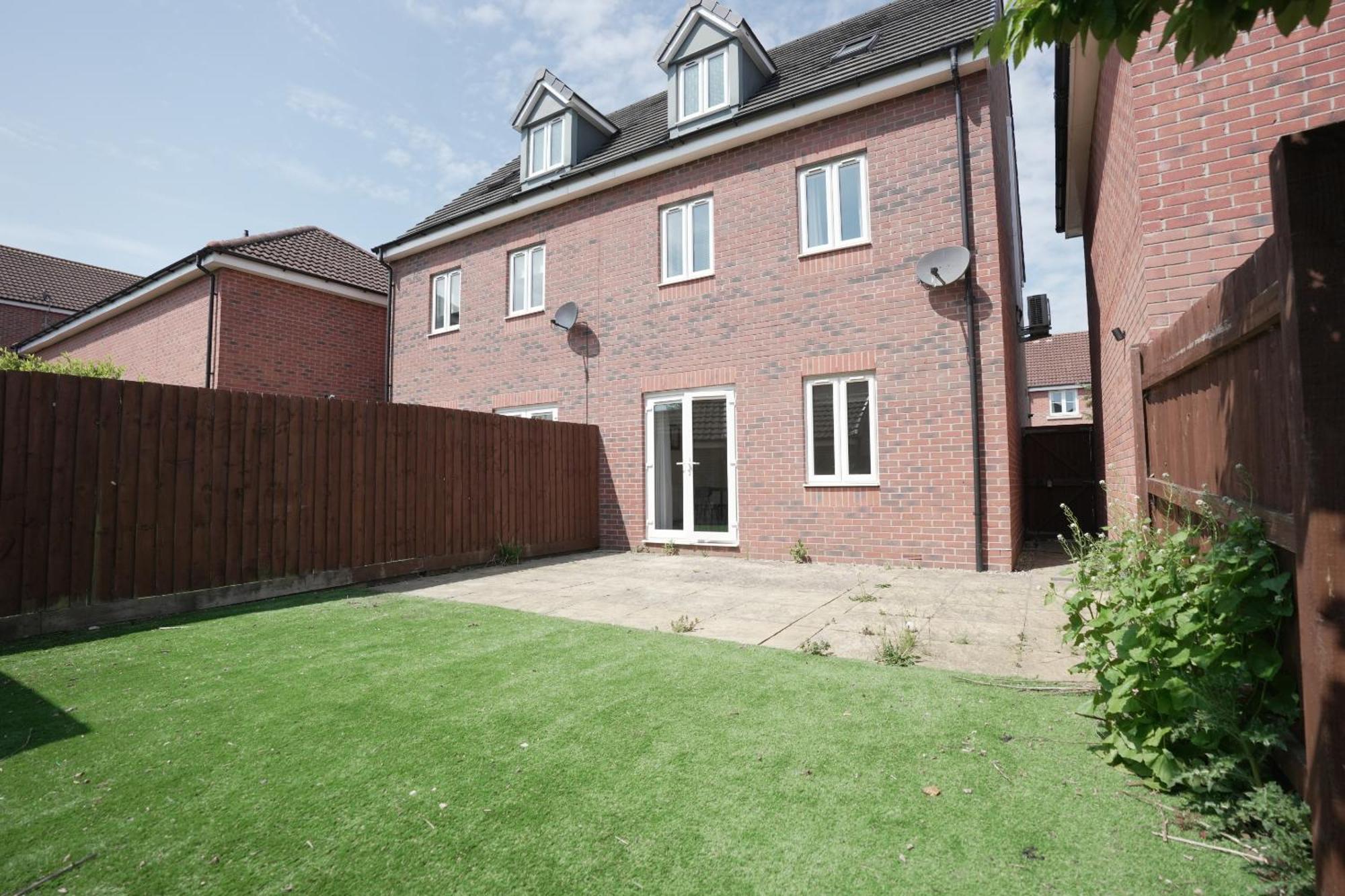 Spacious 4 Bedroom, Perfect For Contractors, Families, Private Parking Royal Wootton Bassett Exterior photo